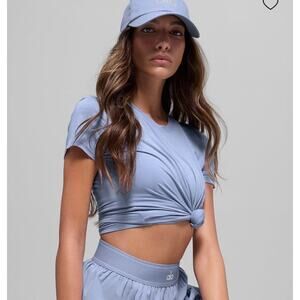 Alo All Day Short Sleeve in Winter Frost - Small